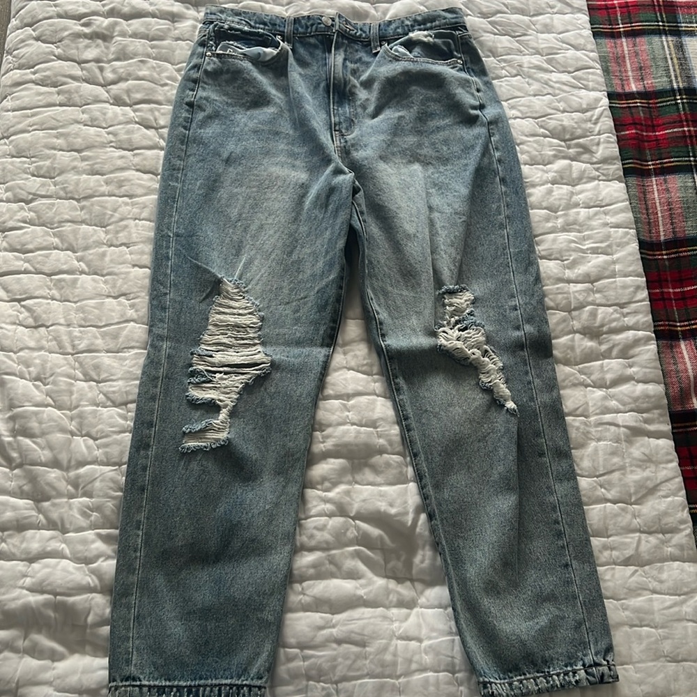 - RSQ 90s Light Wash Jeans